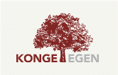 Kongeegen træ med rød løv, symbol på styrke og skønhed.